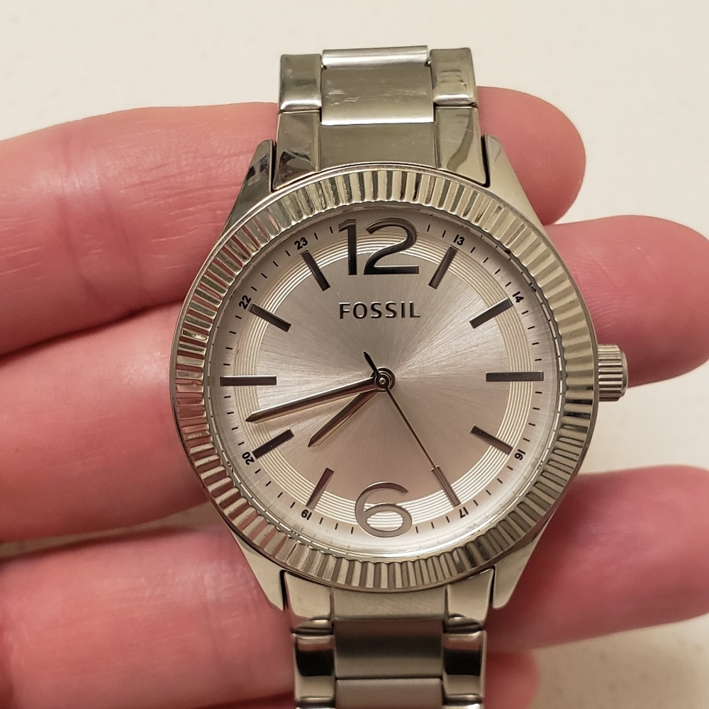 Fossil Watch - Picture 2 of 5